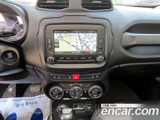 Jeep Renegade 2.0 Diesel Limited AWD 2017 — фото 16