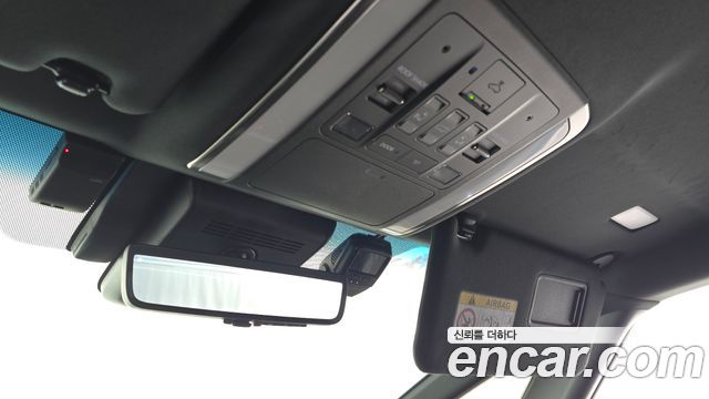 Lexus LM (II) 500h Royal 2025 — фото 22