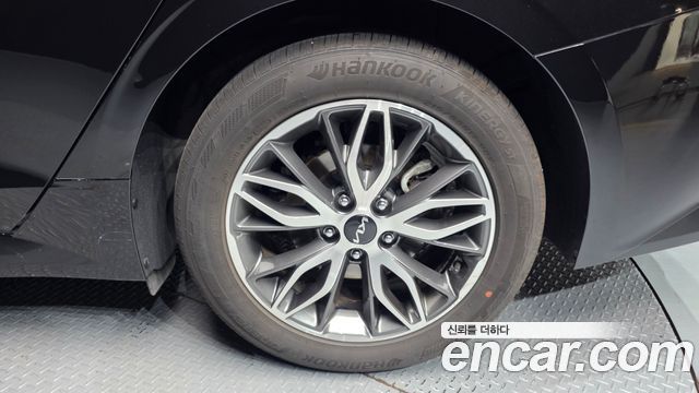 Kia K5 (III) 2.0 Prestige 2023 — фото 21