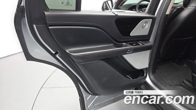 Lincoln Aviator (II) 3.0 Reserve  AWD 2020 — фото 25