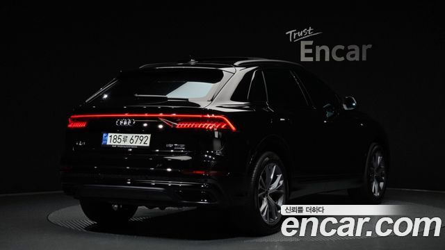 Audi Q8 (4M) 55 TFSI Quattro Premium 2022 — фото 2