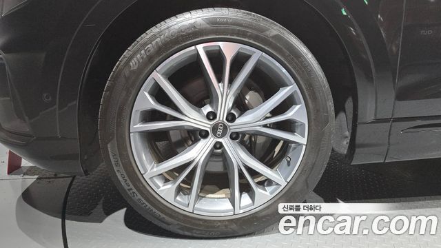 Audi Q8 (4M) 55 TFSI Quattro Premium 2022 — фото 5