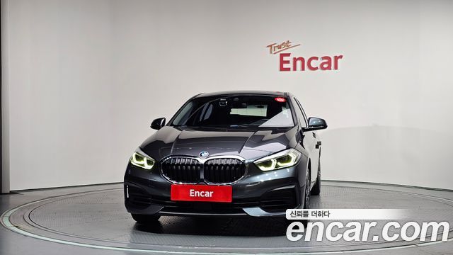 BMW 1 Series (F40) 120i Advantage 2021 — фото 3
