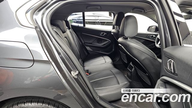 BMW 1 Series (F40) 120i Advantage 2021 — фото 16