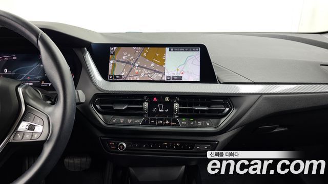 BMW 1 Series (F40) 120i Advantage 2021 — фото 18