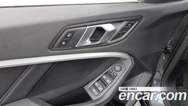 BMW 1 Series (F40) 120i Advantage 2021 — фото 23