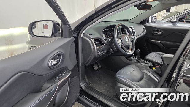Jeep Cherokee (KL) 2.4 Longitude High AWD 2019 — фото 10