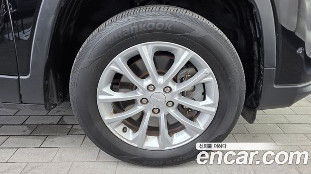 Jeep Cherokee (KL) 2.4 Longitude High AWD 2019 — фото 21