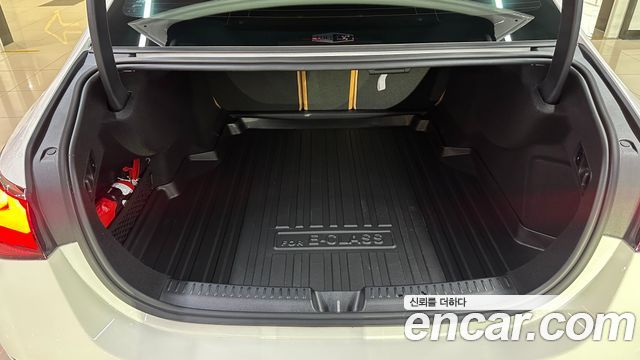 Mercedes-Benz E-Class (W214) E300 4MATIC AMG Line 2025 — фото 15