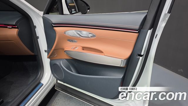 Genesis GV70 2.5T Gasoline AWD 2025 — фото 24