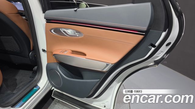 Genesis GV70 2.5T Gasoline AWD 2025 — фото 25