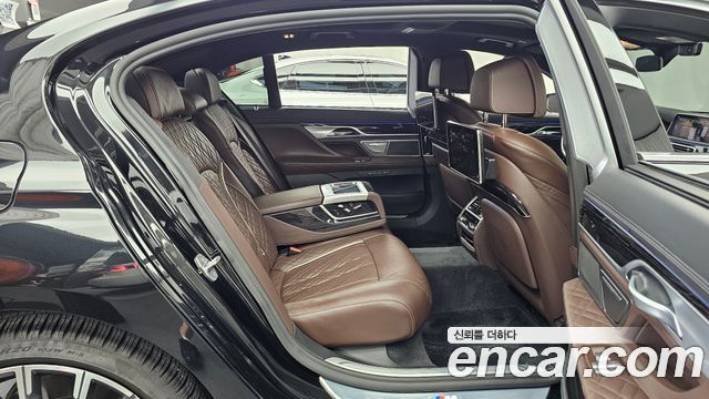 BMW 7 Series (G11) 730Ld xDrive M Sport 2021 — фото 12