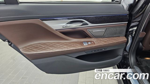 BMW 7 Series (G11) 730Ld xDrive M Sport 2021 — фото 25