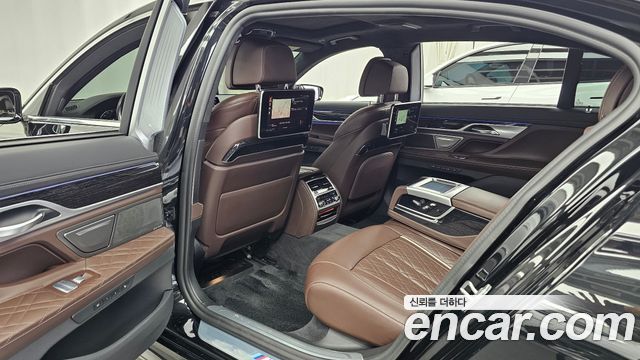 BMW 7 Series (G11) 730Ld xDrive M Sport 2021 — фото 26