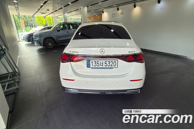 Mercedes-Benz E-Class (W214) E220d 4MATIC Exclusive 2024 — фото 4