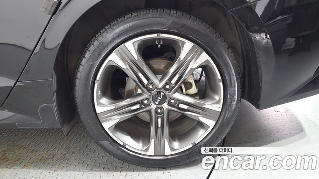 Kia K5 (III) 2.0 Prestige 2022 — фото 27