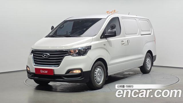 Hyundai Grand Starex Van 3-Seater Style
