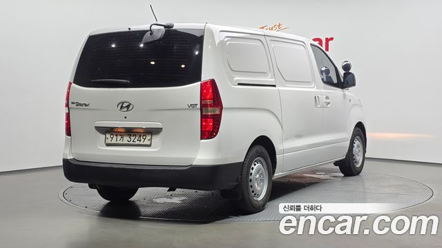 Hyundai Grand Starex Van 3-Seater Style 2021 — фото 2
