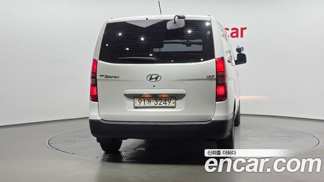 Hyundai Grand Starex Van 3-Seater Style 2021 — фото 4