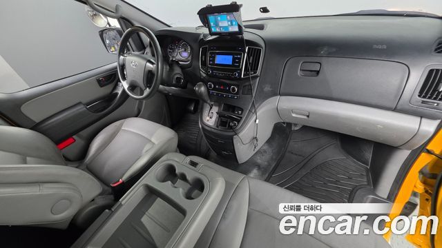 Hyundai Grand Starex Van 3-Seater Style 2021 — фото 7