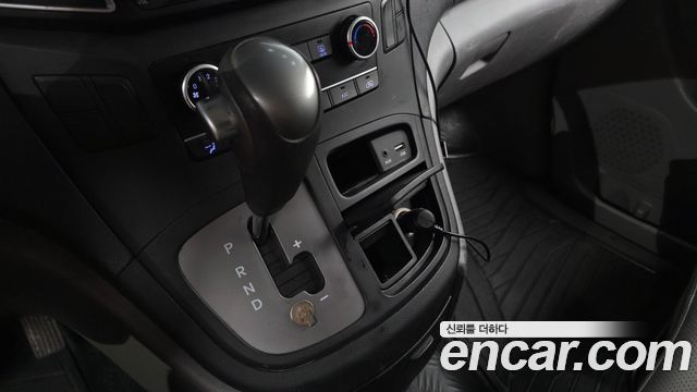 Hyundai Grand Starex Van 3-Seater Style 2021 — фото 9
