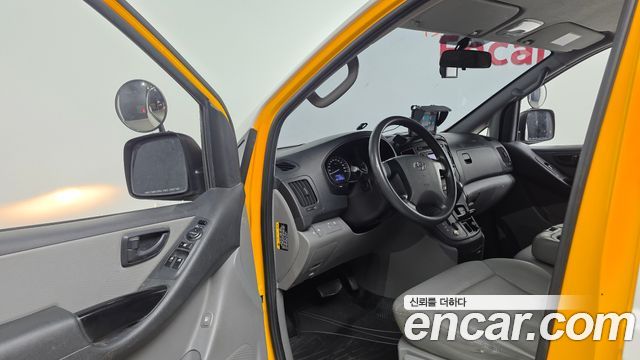 Hyundai Grand Starex Van 3-Seater Style 2021 — фото 10