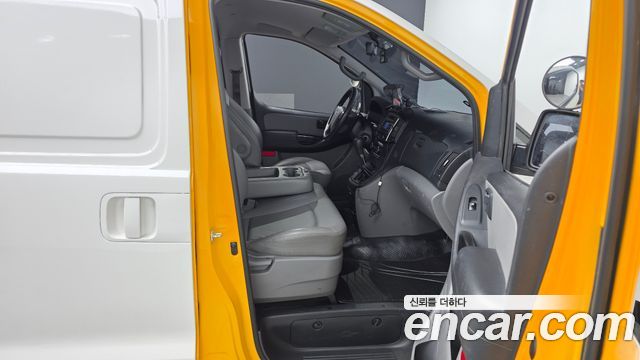 Hyundai Grand Starex Van 3-Seater Style 2021 — фото 11