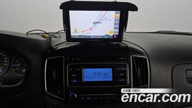 Hyundai Grand Starex Van 3-Seater Style 2021 — фото 13