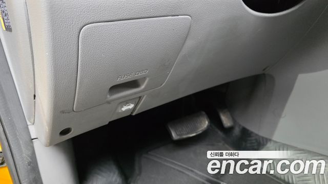 Hyundai Grand Starex Van 3-Seater Style 2021 — фото 17