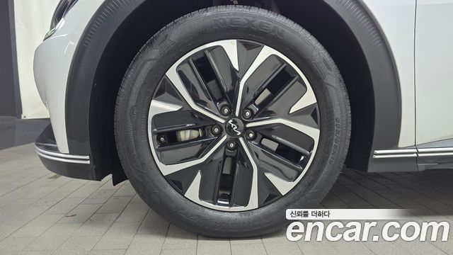 Kia EV6 Long Range Air 2023 — фото 5