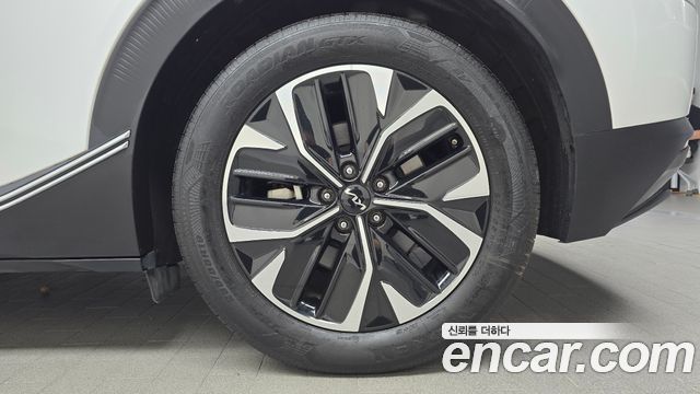 Kia EV6 Long Range Air 2023 — фото 21