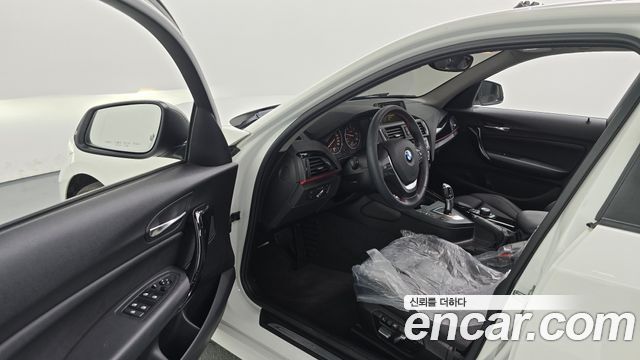 BMW 1 Series (F20) 118d Sport 5Door 2016 — фото 10