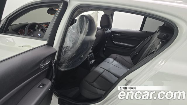 BMW 1 Series (F20) 118d Sport 5Door 2016 — фото 12
