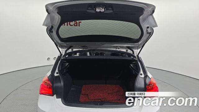 BMW 1 Series (F20) 118d Sport 5Door 2016 — фото 17