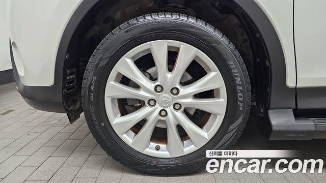 Toyota RAV4 2.5 4WD 4th 2015 — фото 5