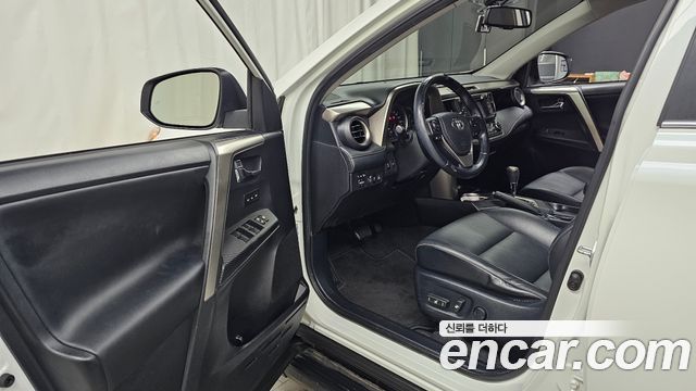 Toyota RAV4 2.5 4WD 4th 2015 — фото 10