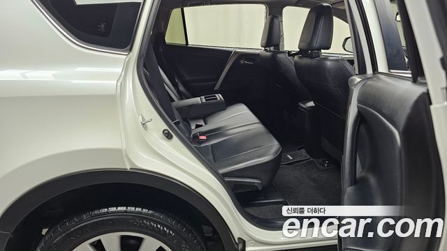 Toyota RAV4 2.5 4WD 4th 2015 — фото 11