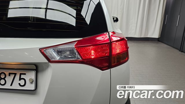 Toyota RAV4 2.5 4WD 4th 2015 — фото 23