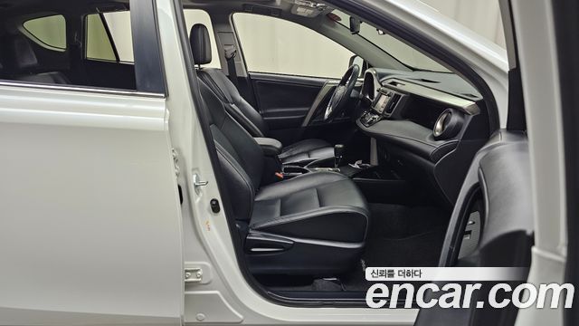 Toyota RAV4 2.5 4WD 4th 2015 — фото 26