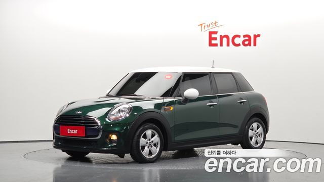 MINI Cooper 5Door Standard 3rd 2017 — фото 1