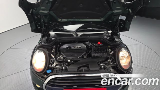 MINI Cooper 5Door Standard 3rd 2017 — фото 6