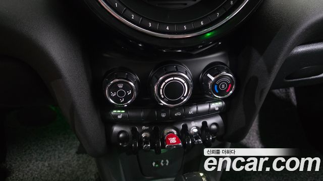MINI Cooper 5Door Standard 3rd 2017 — фото 16