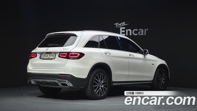 Mercedes-Benz GLC-Class (X253) GLC300e 4MATIC 2021 — фото 2