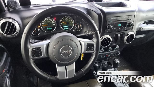 Jeep Wrangler (JK) 3.8 70th Anniversary 2011 — фото 12