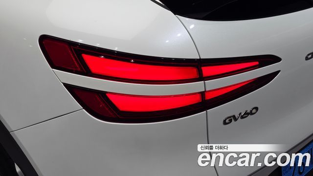 Genesis GV60 Standard AWD 2022 — фото 23