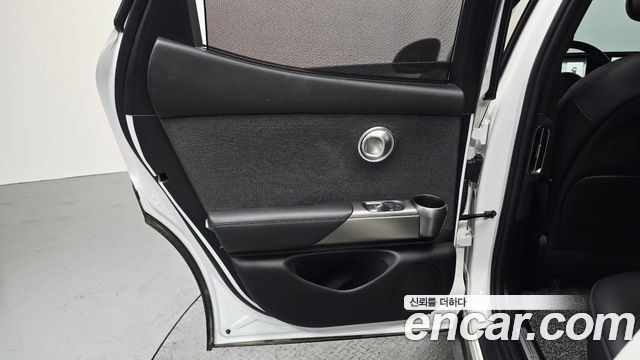 Genesis GV60 Standard AWD 2022 — фото 25