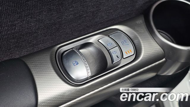 Genesis GV60 Standard AWD 2022 — фото 29