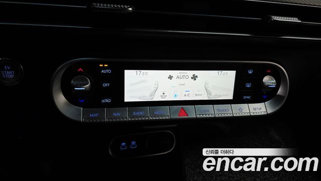 Genesis GV60 Standard AWD 2022 — фото 31