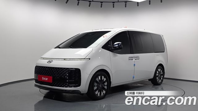 Hyundai Staria Lounge 9-Seater Inspiration 2022 — фото 1