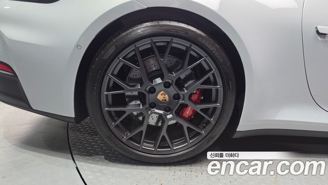 Porsche 911 (992) Carrera 4 GTS 2025 — фото 5